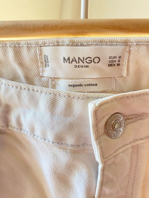 Μίνι φούστα λευκό denim Mango σε άριστη κατάσταση, μέγεθος M