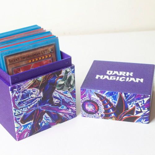 Yu-Gi-Oh Dark Magician Deck Box 3D -  22,00 - Vendora.cy