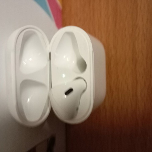 Apple AirPod left side only used, good working condition