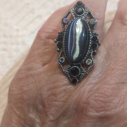 Vintage ring 4 cm like new oxidized metal with cat's eye stone