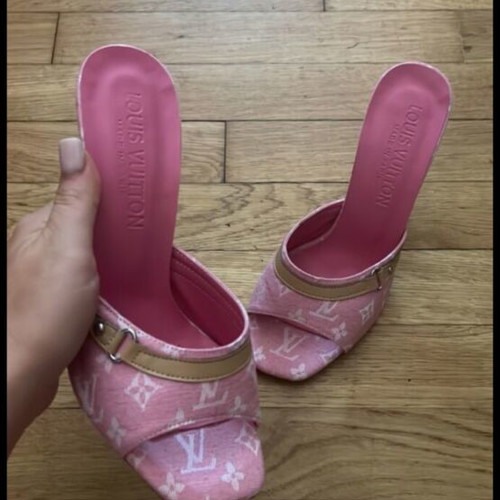 Louis luxury pink high heel shoes, size 38