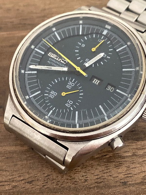 Seiko 6138 3002 jumbo wristwatch used with scratches on glass