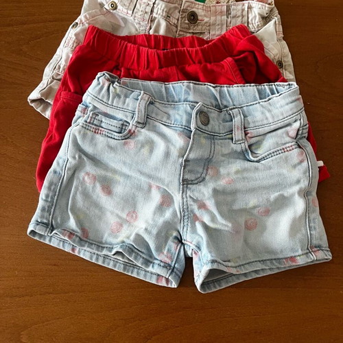 Set of 3 used shorts Zara and Benetton for 12-month-old girl