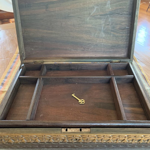 Handcrafted vintage jewelry box with key from Indonesia