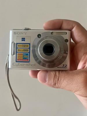 Sony Cyber-shot DSC-W35 digital camera like new