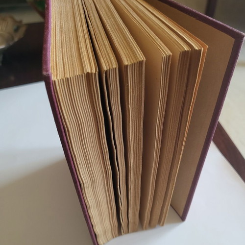 O Geros tou Moria book used with yellowed pages