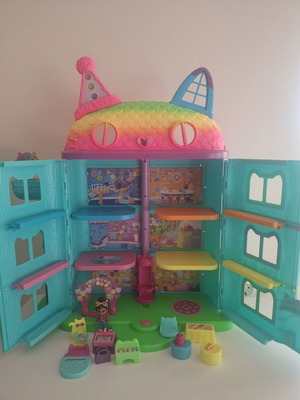 Gabby's Dollhouse like new with all accessories