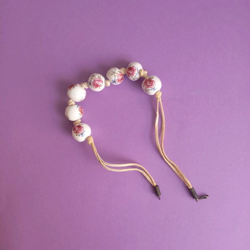 Vintage necklace used with ceramic beads white and pink