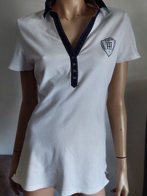 Tommy Hilfiger γυναικεία πόλο πικέ μπλούζα μέγεθος medium σαν καινούργιο, άσπρη με μπλε λεπτομέρειες
