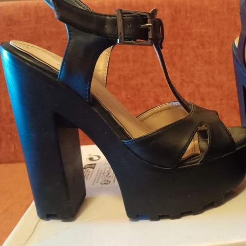 Alta Moda black platform sandals, size 36