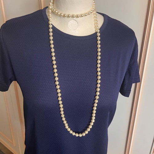 Necklace with fake pearls like new, white