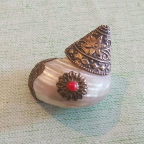 Shankha παραδοσιακά τελετουργικά κοχύλια σαν καινούργιο από Θιβέτ ή Νεπάλ