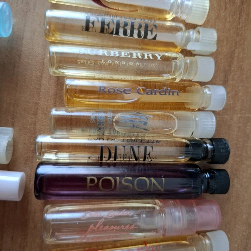 Genuine perfume samples used, set of 33 pieces