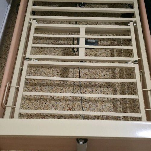 Single hospital bed like new with remote control and 4 motors