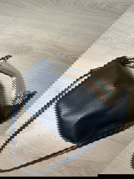 Τσάντα χειρός και χιαστή