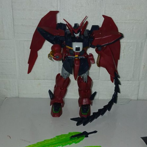 Bandai Gundam Epyon 1995 figure used, missing one hand