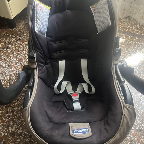 Chicco Activ3 baby car seat used with isofix base black beige