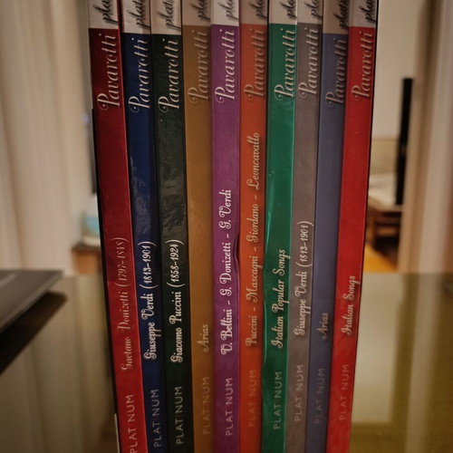Pavarotti Platinum CD collection like new, classical genre