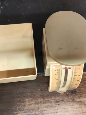 Hanson vintage kitchen scale used, precision up to half kilo