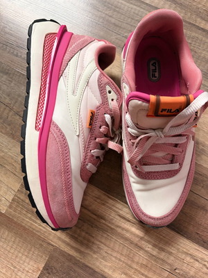 Αθλητικά παπούτσια Fila σαν καινούργια, λευκά και ροζ, μέγεθος 37