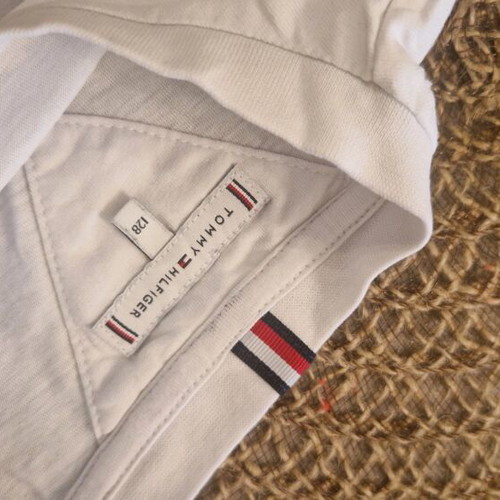 Tommy Hilfiger kids t shirt like new, white