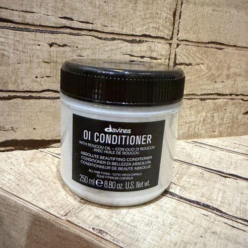 Davines OI Conditioner new with Roucou Oil for medium or coarse hair