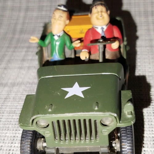 Gate Laurel & Hardy Willys Jeep US Army 1/32 diecast used