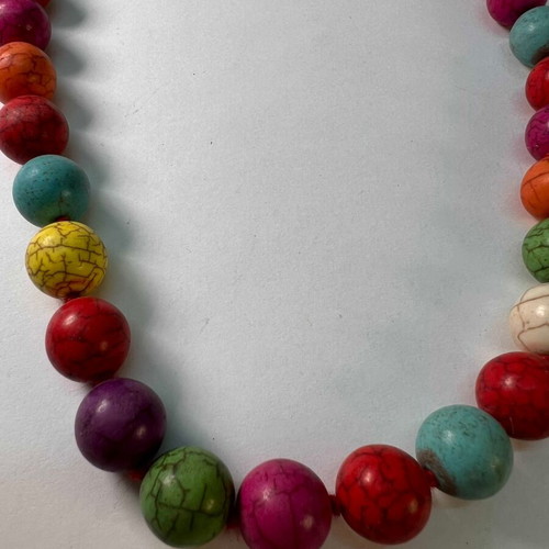 Colorful necklace with howlite beads 25cm used