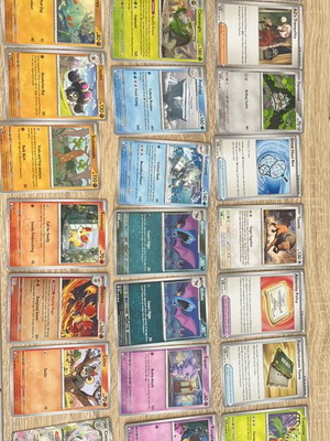 Συλλογή Pokémon Cards καινούργια, ιδανική για συλλογή ή deck