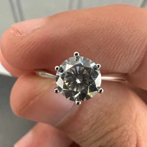 Moissanite VVS1 0.1 carat engagement ring, 925 sterling silver