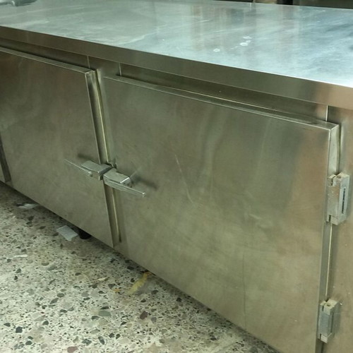 Professional workbench refrigerator used with hydro-cooler