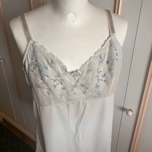 Sleepwear set like new, white