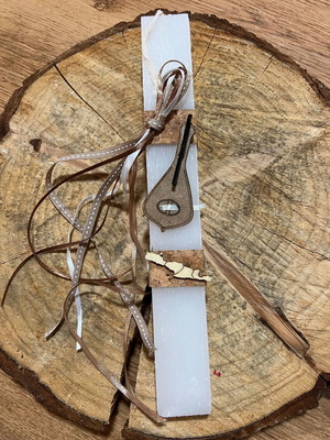 Handmade aromatic flat candle 29 x 3.5cm Cretan lyra on wood