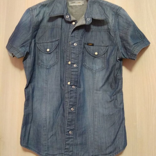 Denim shirt size L lightly worn in very good condition