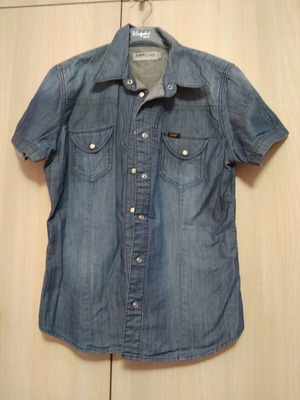Denim shirt size L lightly worn in very good condition
