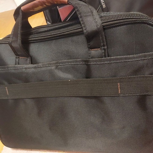 Professional hand bag like new, large capacity
