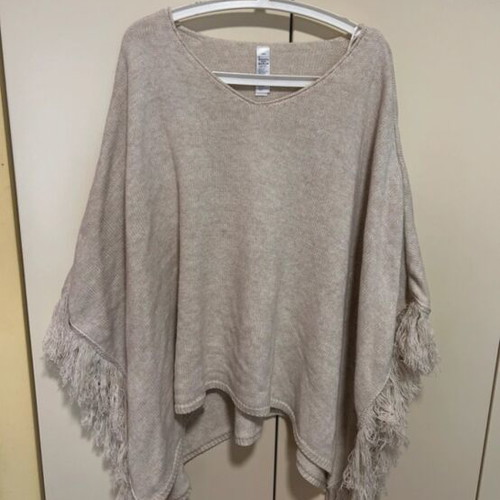 Accessorize poncho like new, beige, one size