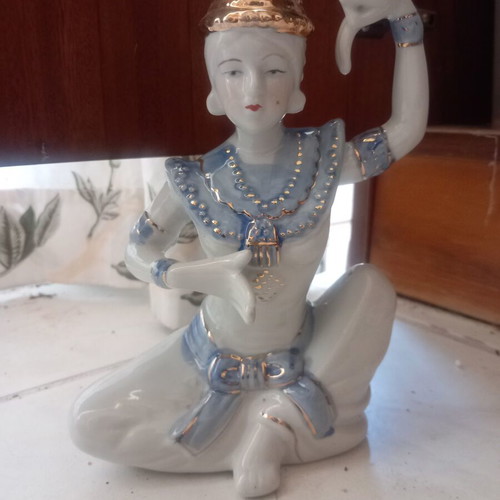 Figurine vintage decorative used