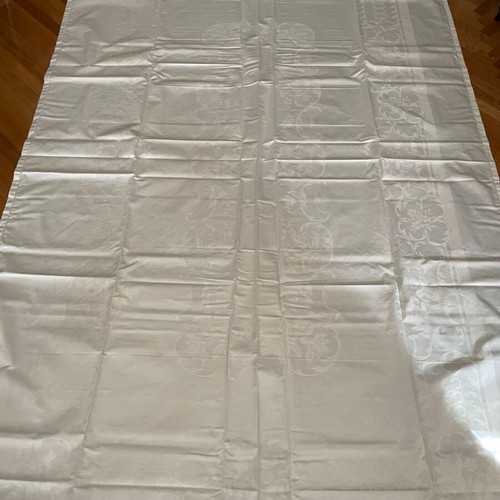 Lux tablecloth with 12 cotton dinner napkins, new