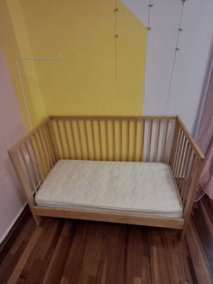 Βρεφικό κρεβάτι IKEA Sniglar με στρώμα κοκοφοίνικα motherbaby σαν καινούργιο