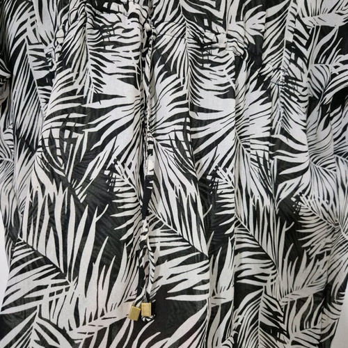 H&M blouse like new, black and white, size M-L