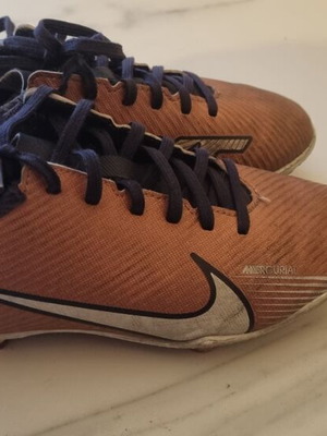 Nike ποδοσφαιρικά παπούτσια μεταχειρισμένα, νούμερο 33