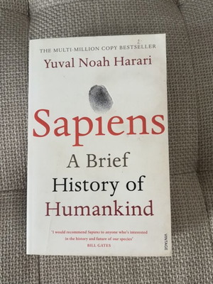 Sapiens A Brief History of Humankind by Yuval Harari used, English