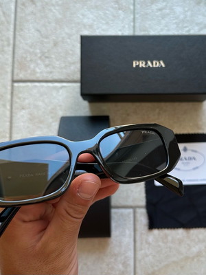 Νέα γυαλιά Prada μαύρα, αχρησιμοποίητα