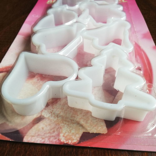 Christmas Cookie Cutters Set of 8 Plastic New