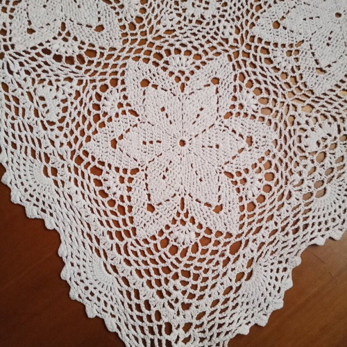 Knitted tablecloth used 77×77cm vintage