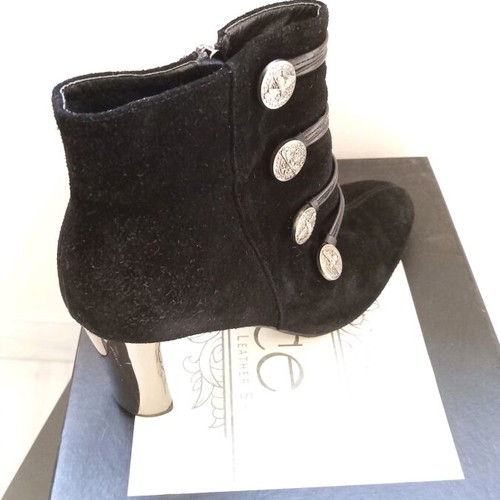 Women's black ankle boots like new, size 38