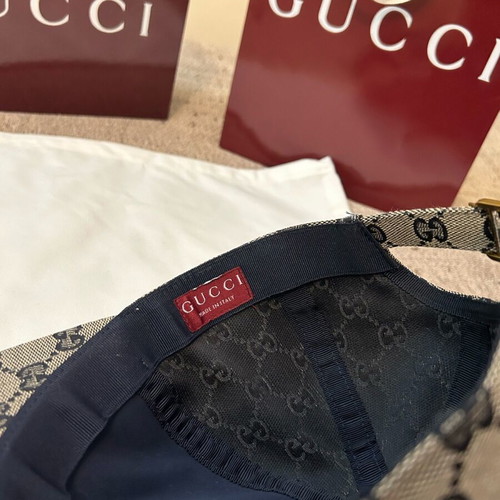 Gucci cap new, size M