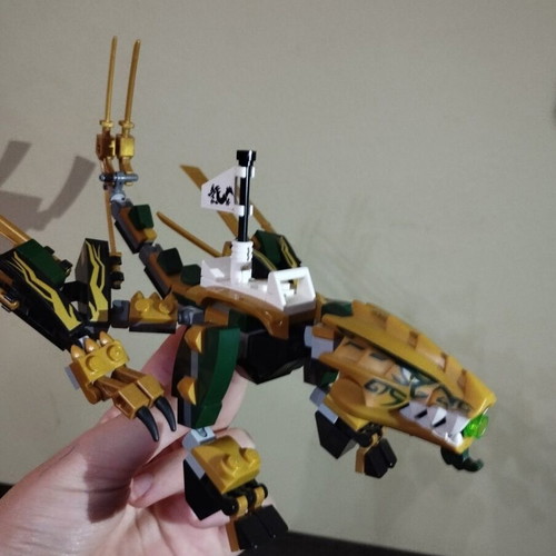 Lego Ninjago The Golden Dragon 70666 like new