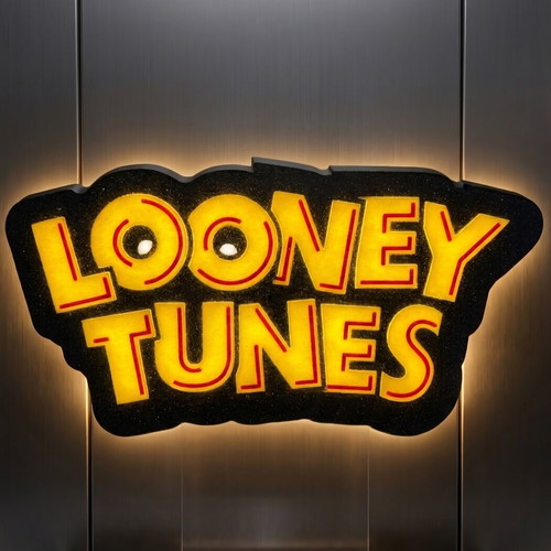 Looney Tunes lamp like new, USB powered with switch